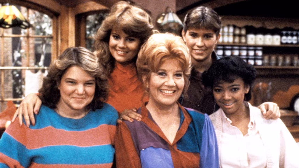 cast picture of the facts of life sitcom actors